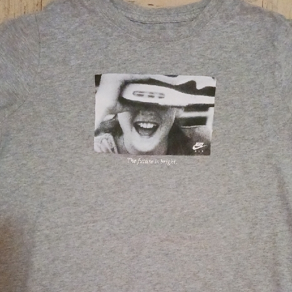 Nike Gray Graphic T-Shirt - Picture 2 of 4